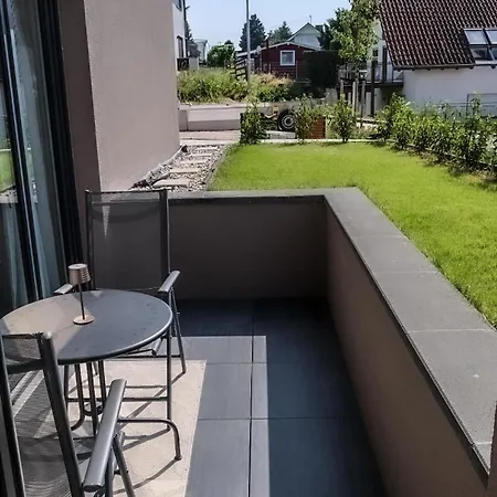 Neue Moderne Wohnung,74qm,balkon,kingsize Boxspringbett Apartment Offenburg