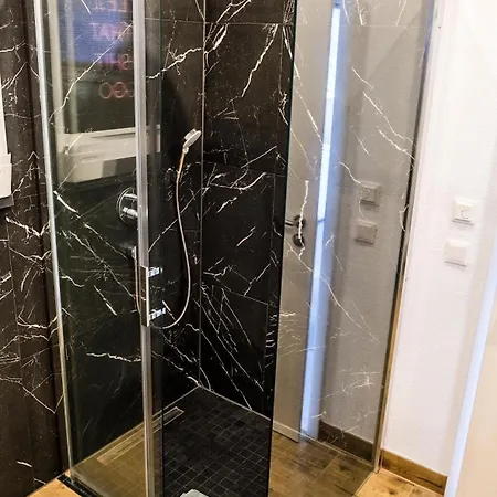 דירה Neue Moderne Wohnung,74qm,balkon,kingsize Boxspringbett אופנבורג