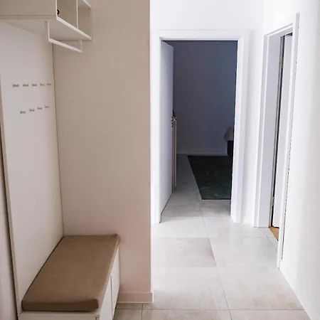 Neue Moderne Wohnung,74qm,balkon,kingsize Boxspringbett אופנבורג