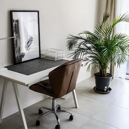 Neue Moderne Wohnung,74qm,balkon,kingsize Boxspringbett *