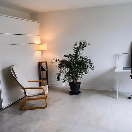 Neue Moderne Wohnung,74qm,balkon,kingsize Boxspringbett *