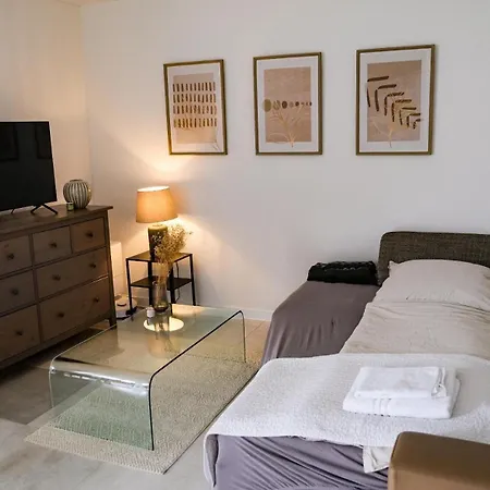 דירה Neue Moderne Wohnung,74qm,balkon,kingsize Boxspringbett אופנבורג